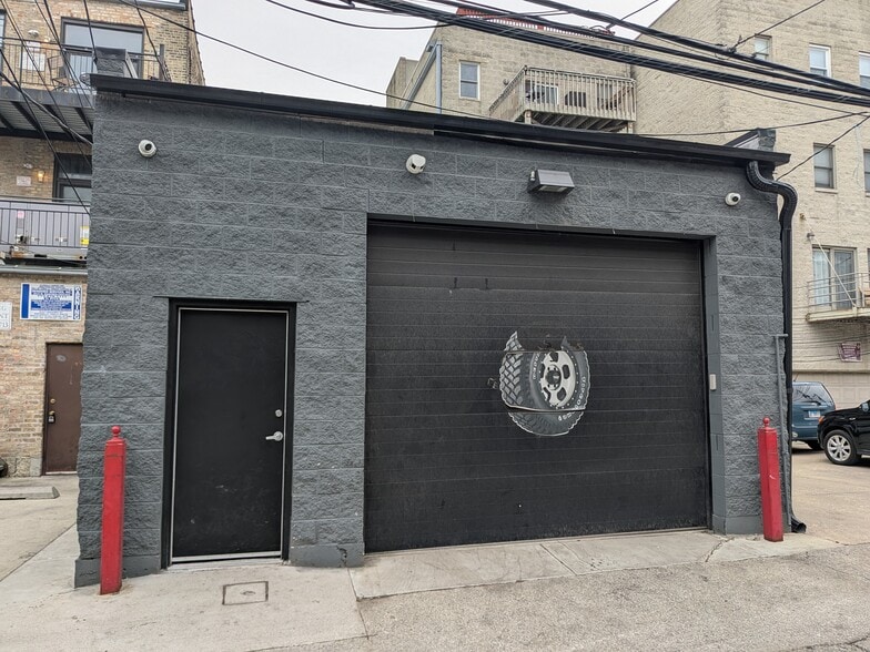 More Photos Of 1528 W Fullerton Ave, Chicago Storefront Retail Residential For Sale