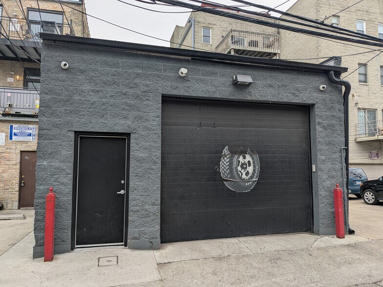 More Photos Of 1528 W Fullerton Ave, Chicago Storefront Retail Residential For Sale