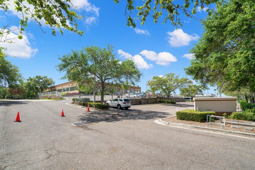 More Photos Of 5524 W Cypress St, Tampa Office For Sale