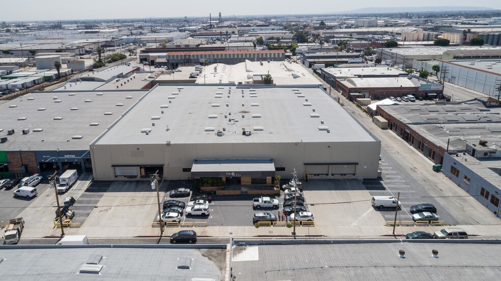 More Photos Of 2422-2424 E 28th St, Vernon Warehouse For Lease