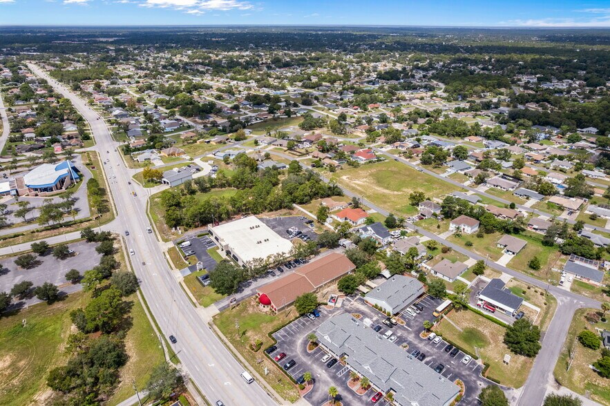 More Photos Of 5149 Mariner Blvd, Spring Hill Flex For Sale