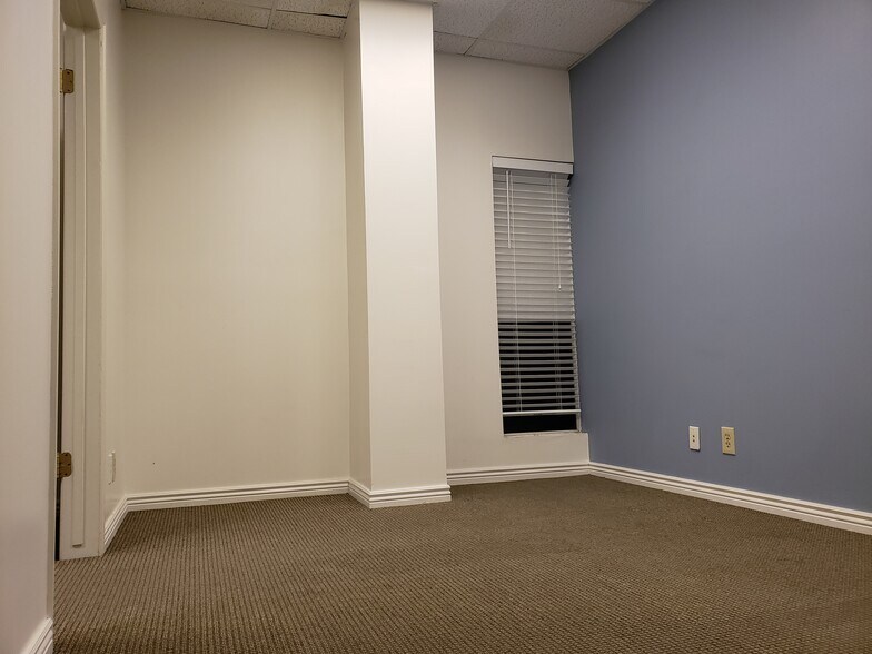 More Photos Of 42 N University Ave, Provo Storefront Retail Office For Lease