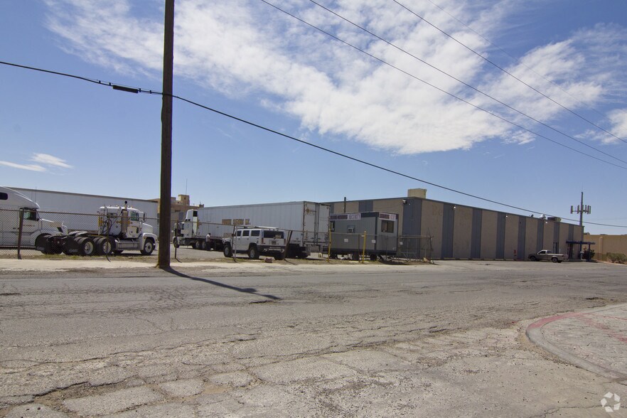 More Photos Of 3700 Durazno Ave, El Paso Light Distribution For Lease
