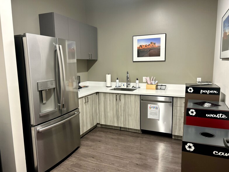 More Photos Of 40 N Central Ave, Phoenix Office For Lease