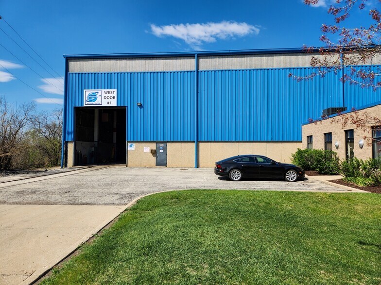 More Photos Of 2550 Arthur Ave, Elk Grove Village Warehouse For Lease
