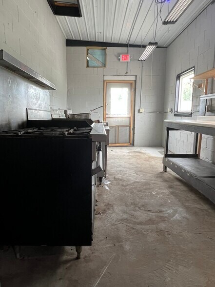 More Photos Of 720 S Broadway St, Greensburg Restaurant For Sale