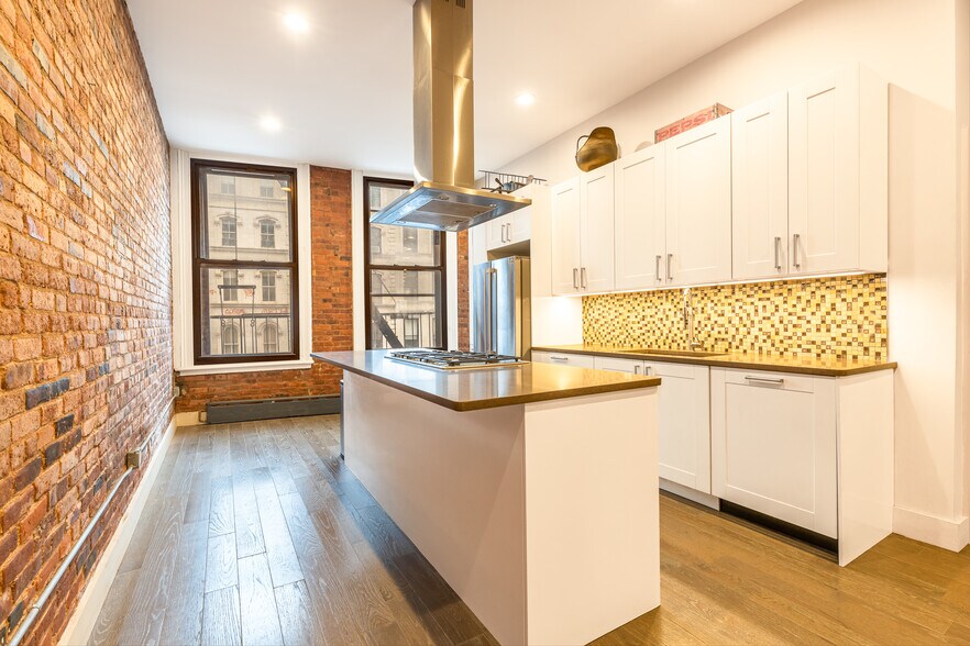 More Photos Of 302 Canal St, New York Apartments For Sale