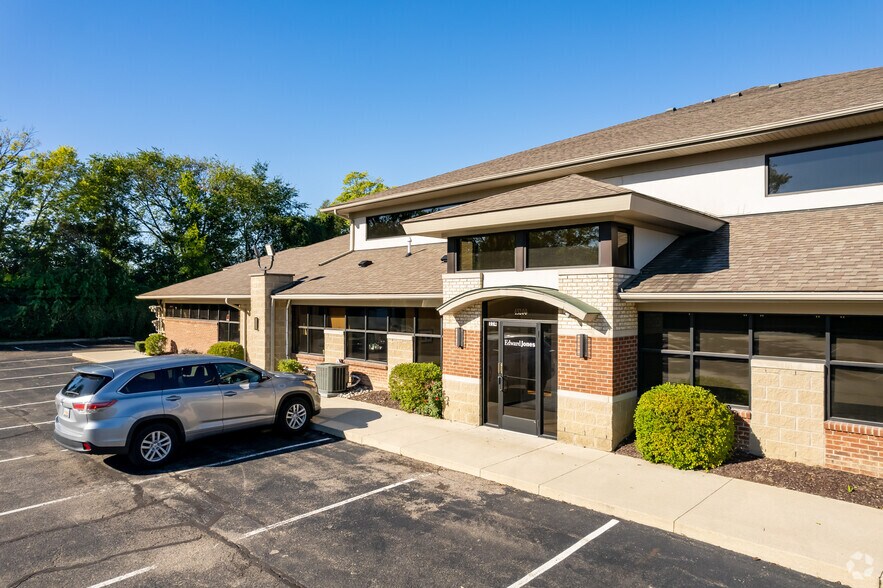 More Photos Of 45200 Card Rd, Macomb Township Office For Lease