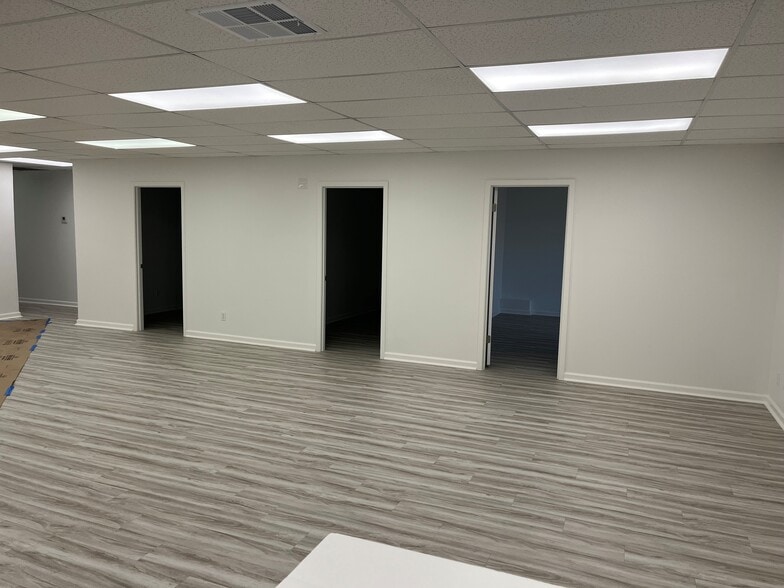 More Photos Of 333 River Rd, Jefferson Warehouse For Sale