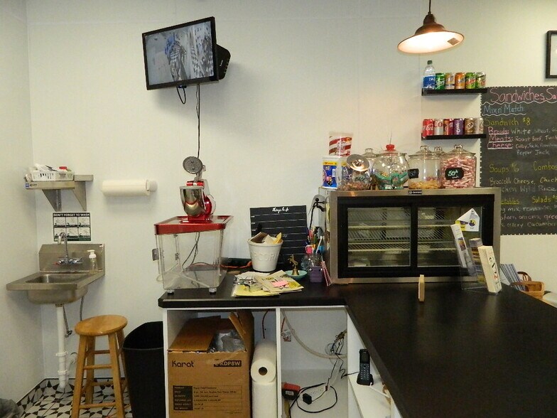 More Photos Of 667 Prentice St, Granite Falls Storefront For Sale