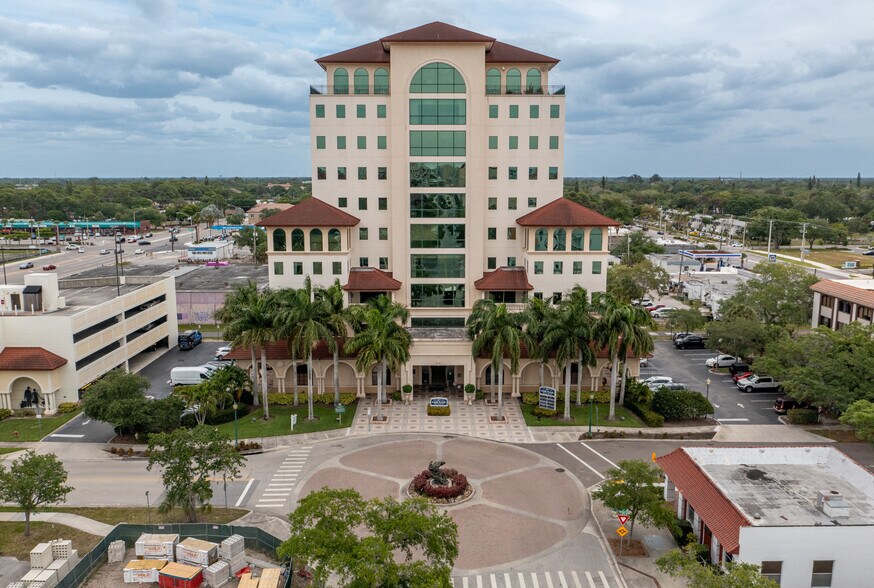 More Photos Of 1 S School Ave, Sarasota Medical For Lease