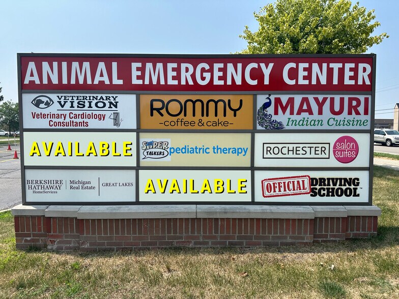 More Photos Of 224-278 E Auburn Rd, Rochester Hills Storefront For Lease