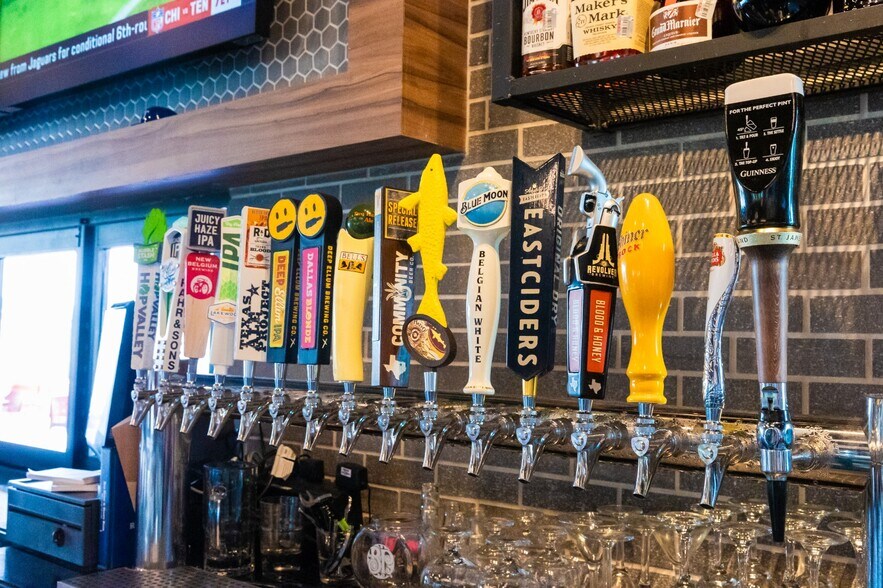 More Photos Of 6501 North Fwy, Fort Worth Restaurant For Sale