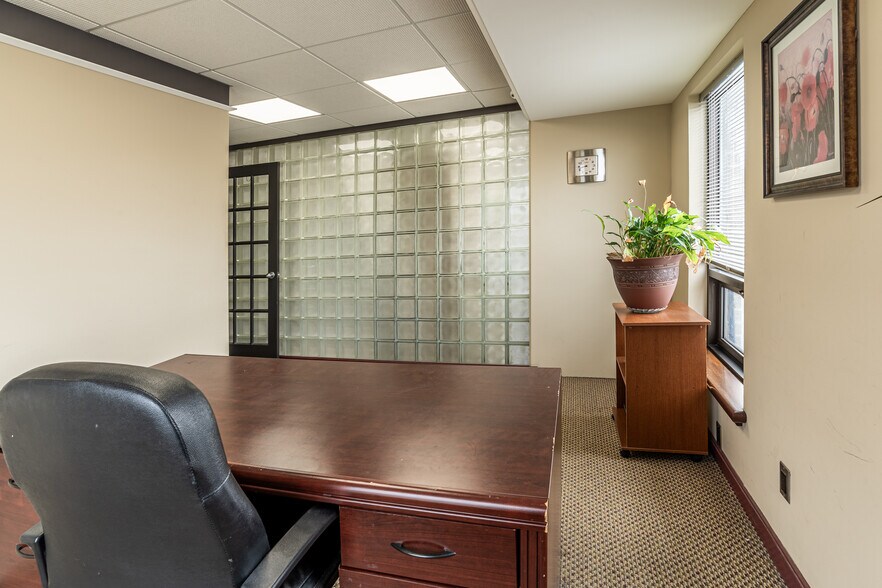 More Photos Of 55 Jefferson Blvd, Warwick Office For Sale
