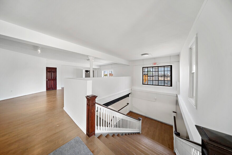 More Photos Of 2055 Gratiot Ave, Detroit Storefront Retail Office For Lease