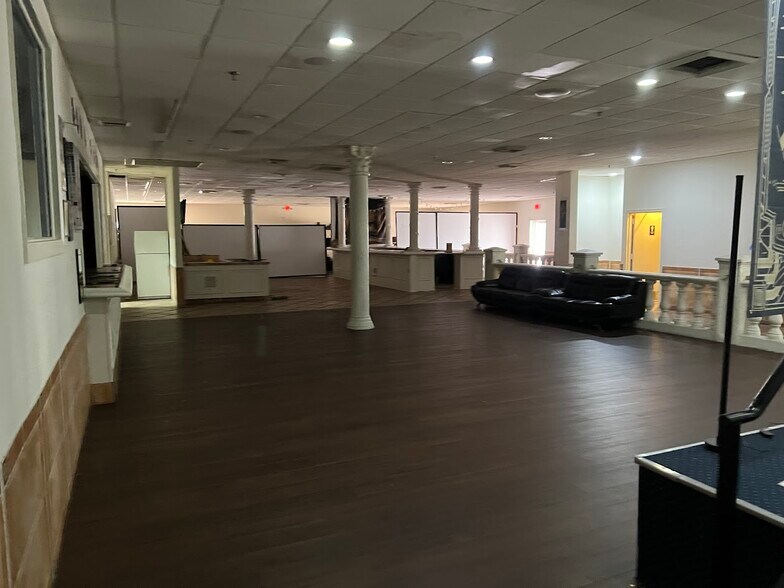 More Photos Of 16805 NW 12th Ave, Miami Hotel For Sale