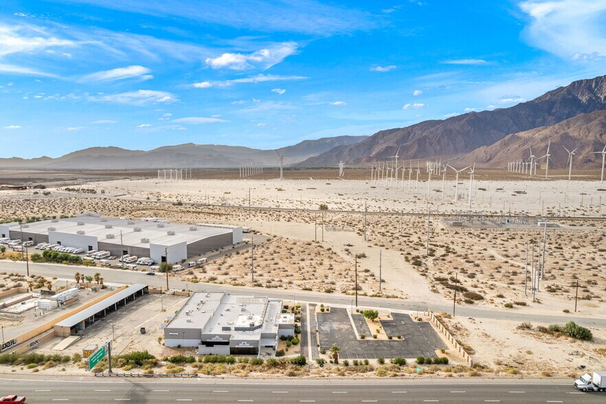 More Photos Of 690 W Garnet Ave, Palm Springs Light Distribution For Lease