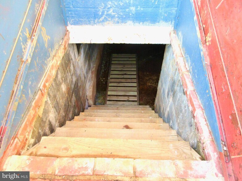 More Photos Of 29535 Dover Rd, Easton Freestanding For Sale