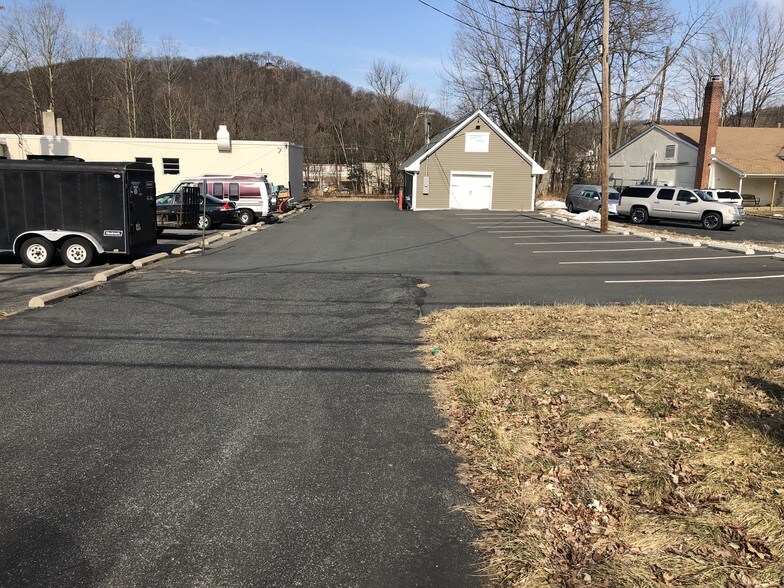 More Photos Of 402 Valentine St, Hackettstown Warehouse For Lease