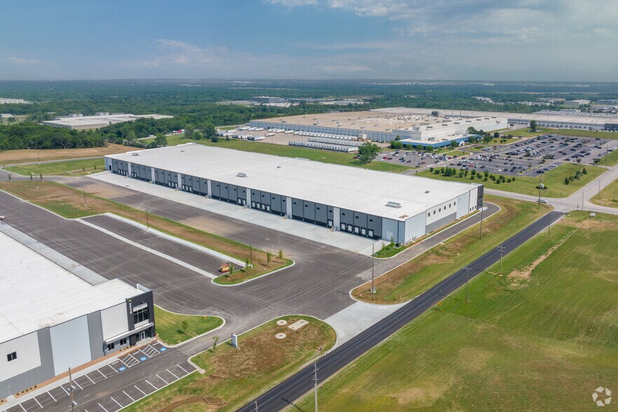 More Photos Of E 76th St N & Whirlpool Dr, Tulsa Unknown For Lease