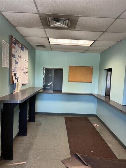 More Photos Of 75 Ransier Dr, Buffalo Truck Terminal For Sale