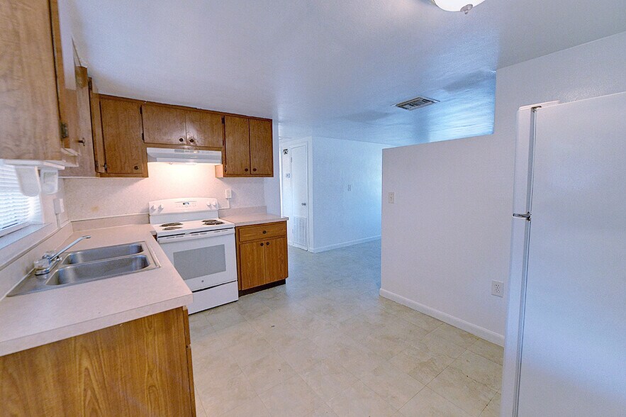 More Photos Of 1154 NE 1st St, Crystal River Apartments For Sale
