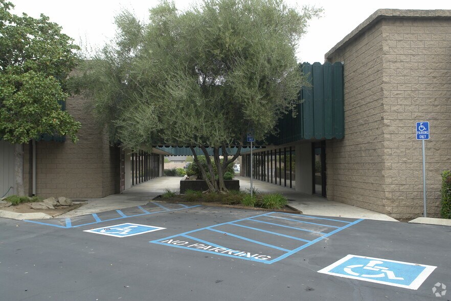 More Photos Of 4545 N West Ave, Fresno Office For Lease