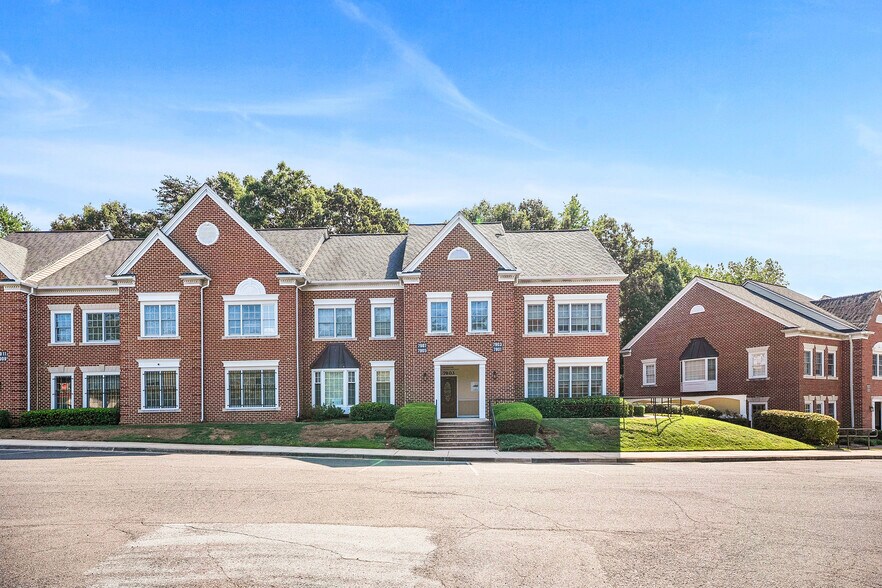 More Photos Of 7901-7915 Belle Point Dr, Greenbelt Office For Sale
