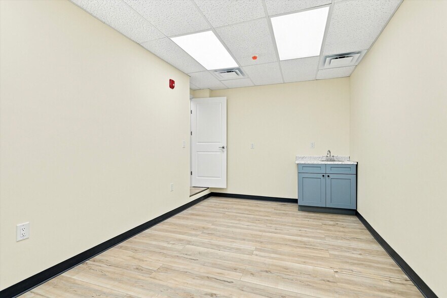 More Photos Of 119 E Lehigh Ave, Philadelphia Healthcare For Lease