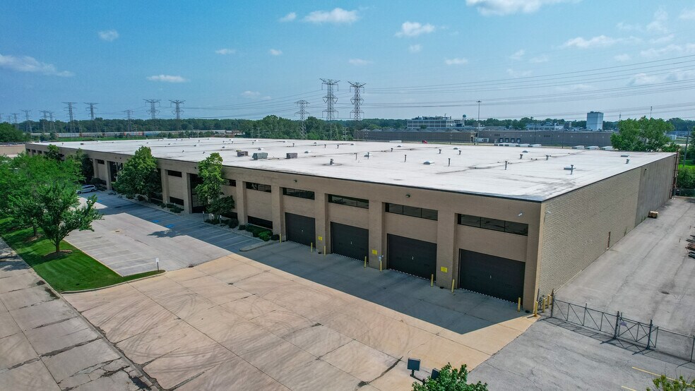 Primary Photo Of 385 Fenton Ln, West Chicago Manufacturing For Lease