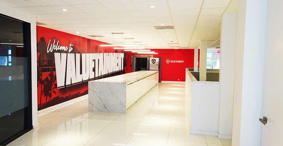 More Photos Of 5100 N Dixie Hwy, Oakland Park Office For Sale