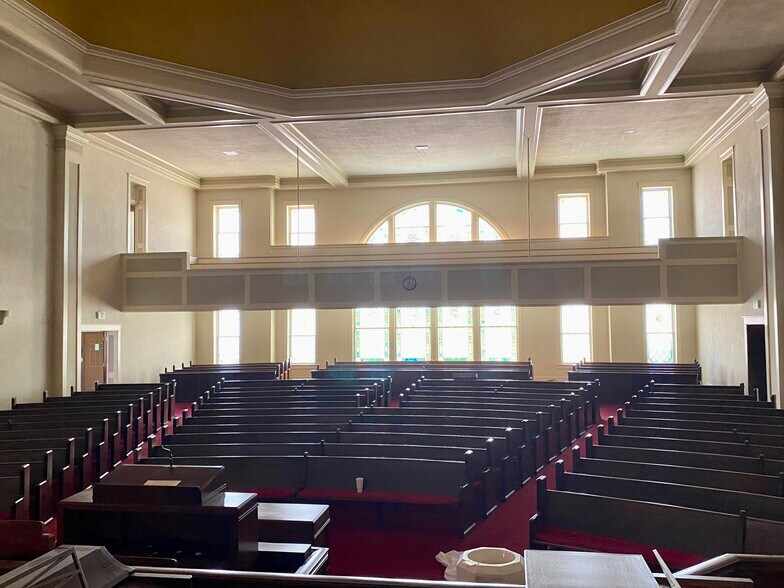 More Photos Of 212 N College Ave, Clarksville Religious Facility For Sale