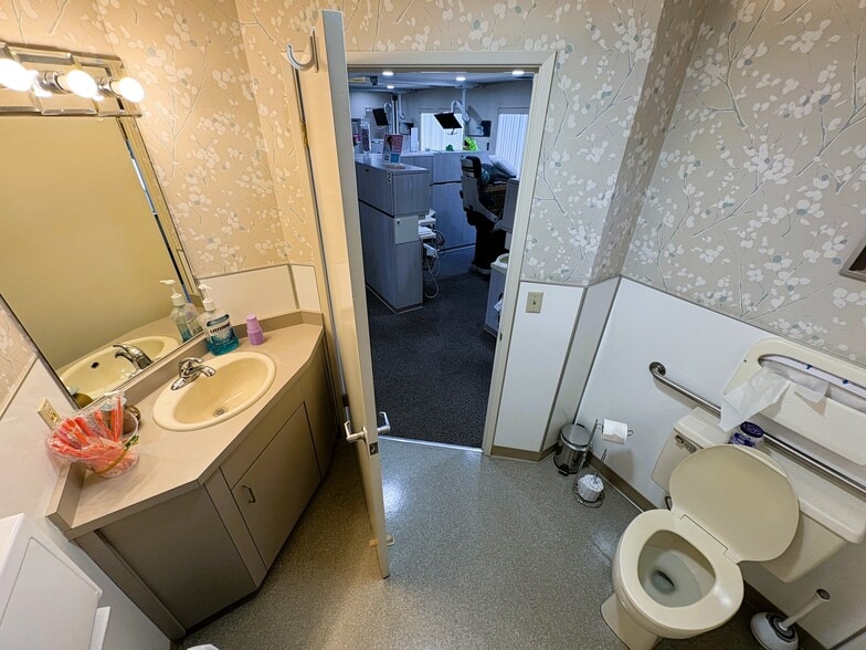 More Photos Of 1100-1102 Scott Blvd, Santa Clara Medical For Sale