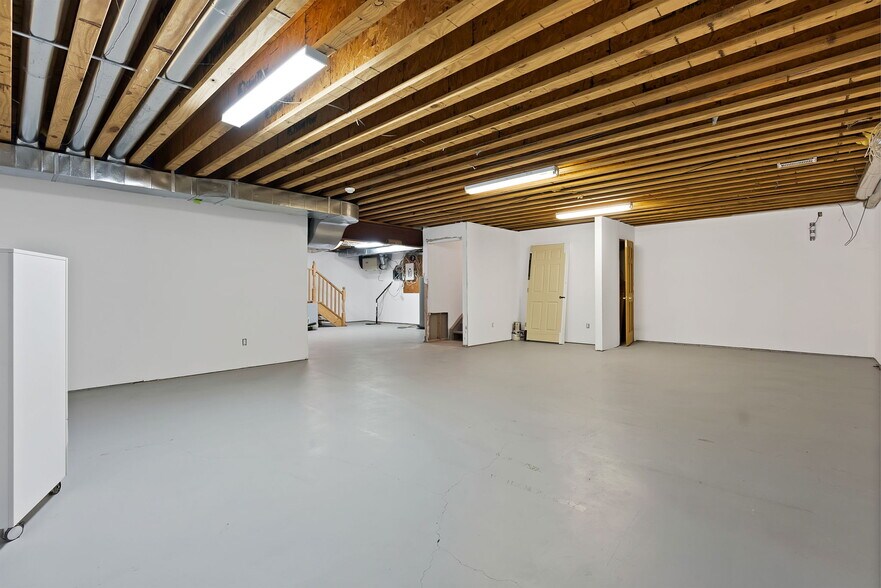 More Photos Of 780 Garden St, Whitby Office Residential For Sale