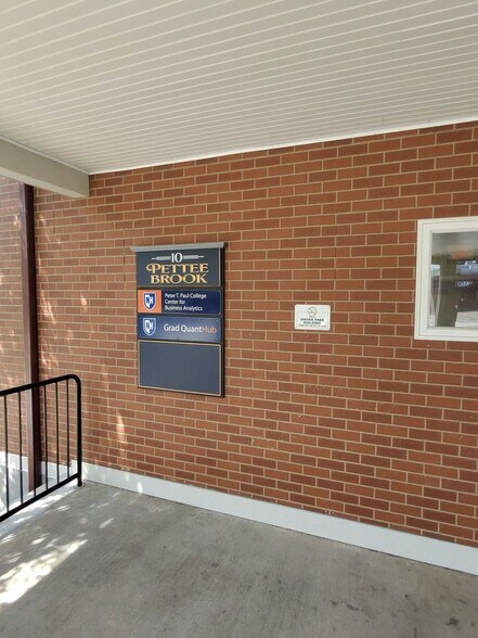 More Photos Of 10 Pettee Brook Ln, Durham Apartments For Lease