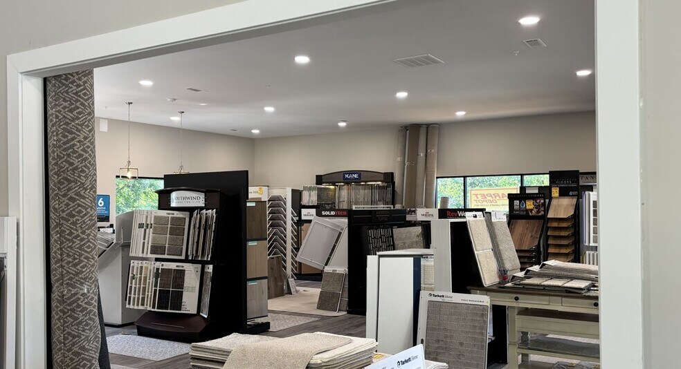 More Photos Of 47 Gramling St, Marietta General Retail For Sale