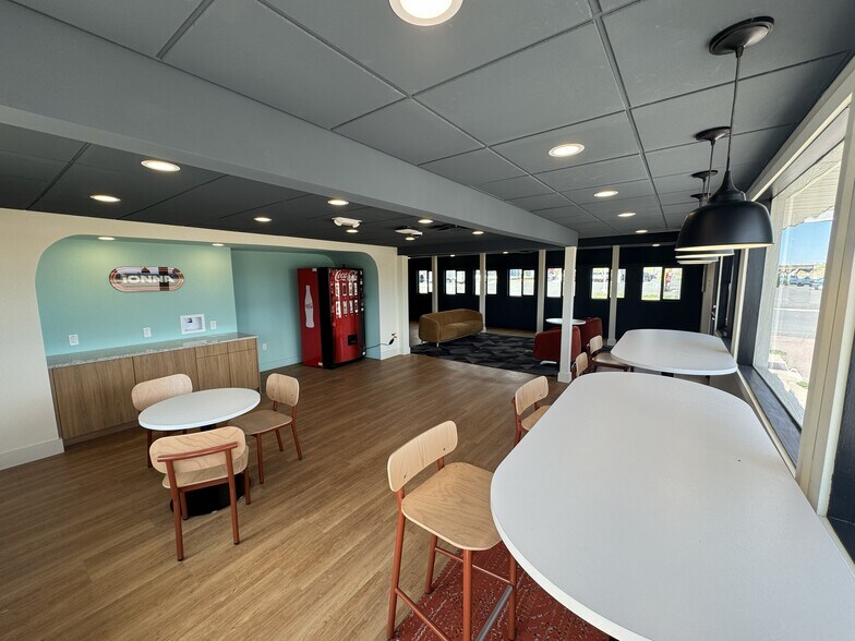 More Photos Of 290 Main St, Limon Restaurant For Lease