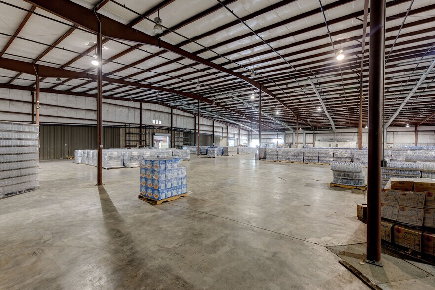 More Photos Of 25389 Blakely Rd, Arlington Warehouse For Lease
