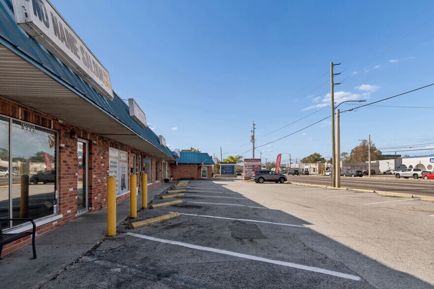 More Photos Of 6945-6995 66th St N, Pinellas Park General Retail For Sale