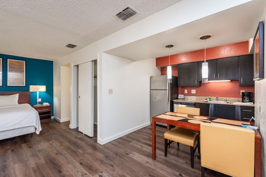 More Photos Of 1530 Howe Ave, Sacramento Hotel For Sale