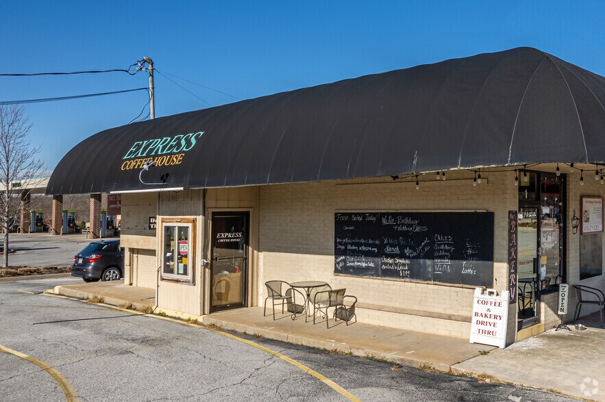 More Photos Of 1201 N Walton Blvd, Bentonville Convenience Store For Lease