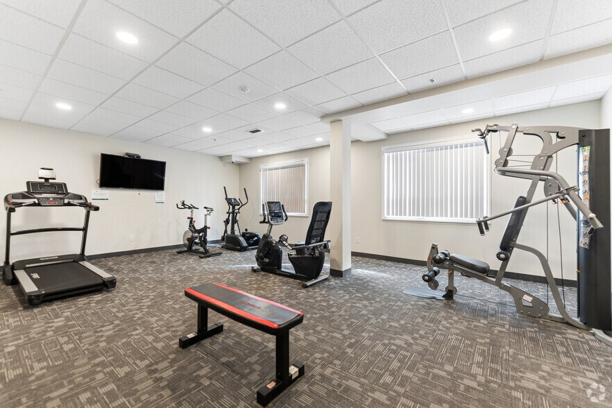 More Photos Of 550 Park Av W, Chatham Apartments For Sale