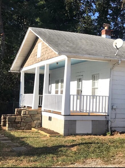 More Photos Of 15 Gill St, Asheville Auto Dealership For Sale