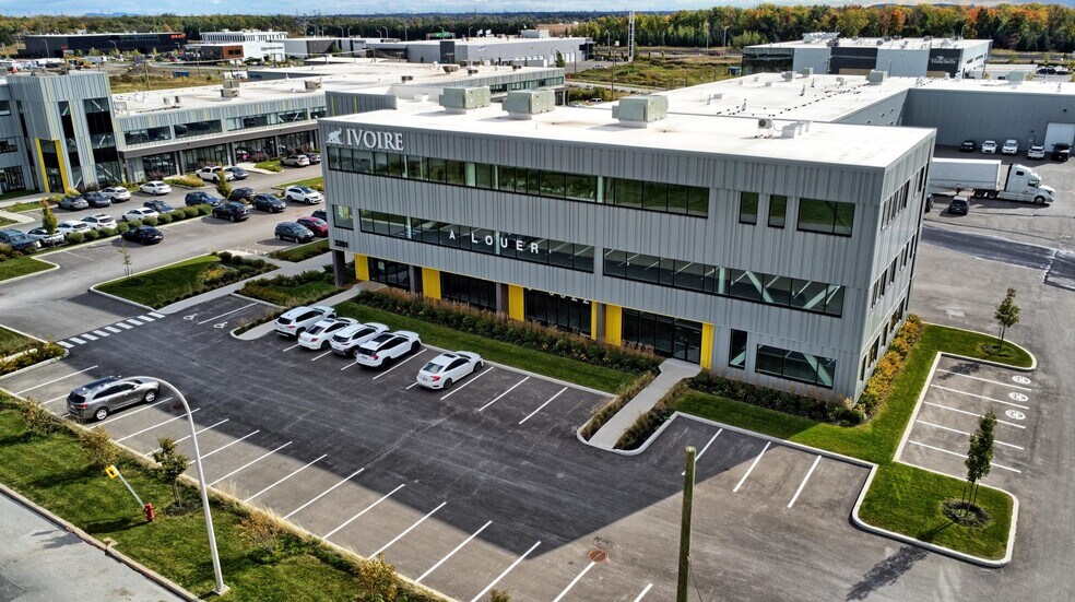 More Photos Of 3351 Av De La Gare, Mascouche Light Distribution For Lease