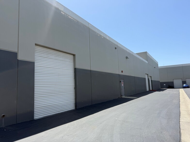 More Photos Of 26227 Enterprise Ct, Lake Forest Manufacturing For Sale