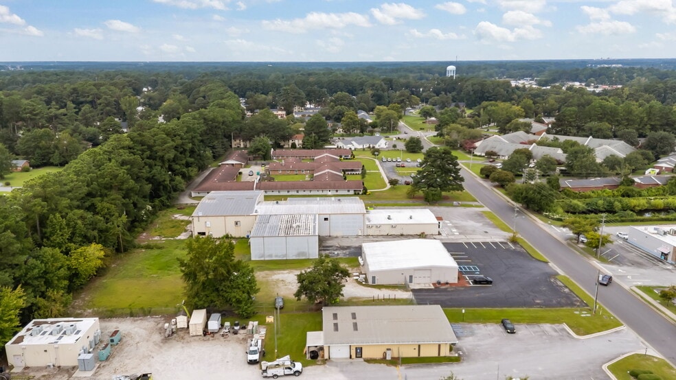 More Photos Of 2911 Brunswick Ave, New Bern Sports And Entertainment For Sale