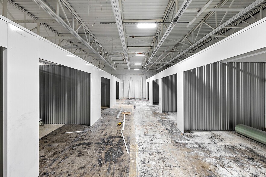 More Photos Of 3402 Richfield Rd, Flint Freestanding For Sale