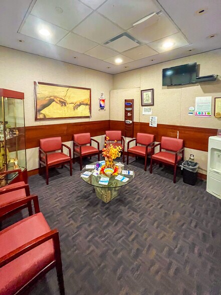 More Photos Of 23-22 30th Ave, Astoria Medical For Lease