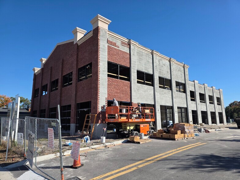 More Photos Of 425 S Woodland Blvd, Deland Office For Lease