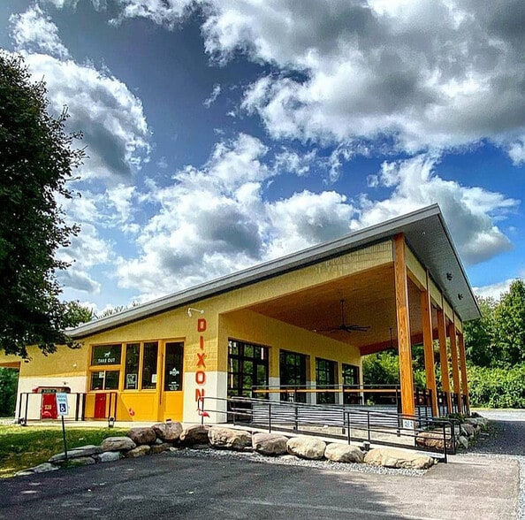 More Photos Of 261 Tinker St, Woodstock Restaurant For Sale